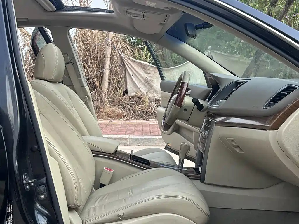 NISSAN TEANA 2011