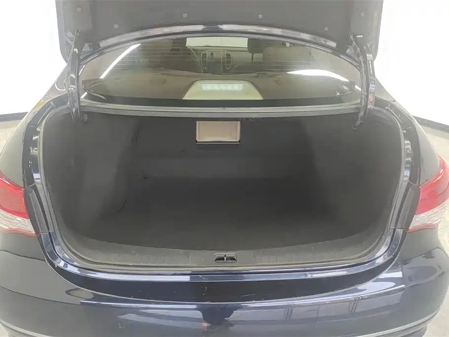 NISSAN SYLPHY 2016