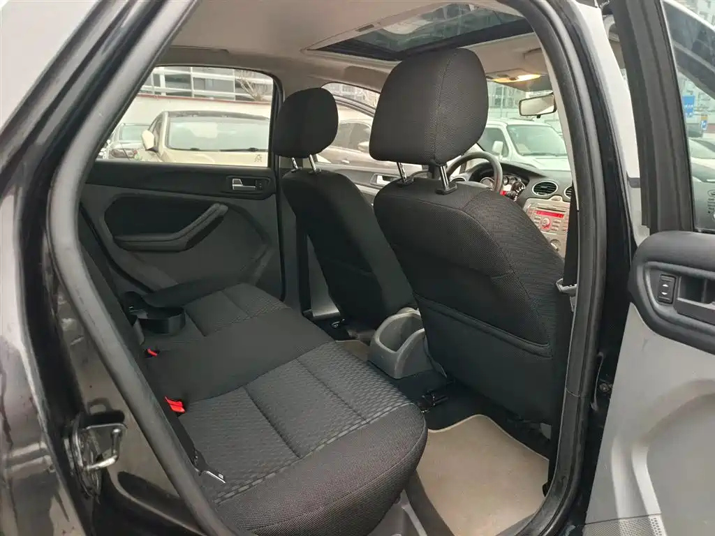 FORD FOCUS 2012