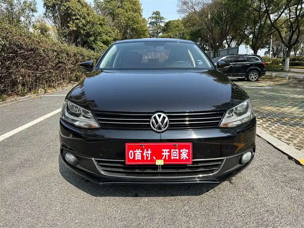 VOLKSWAGEN SAGITAR 2014