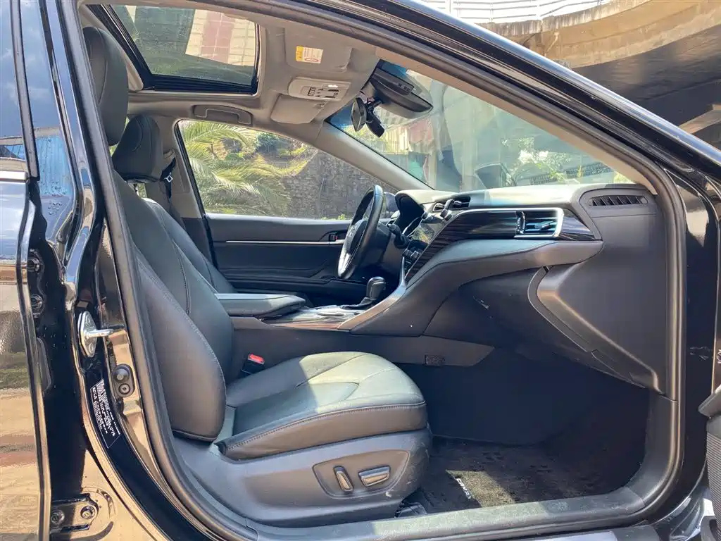 TOYOTA CAMRY 2020