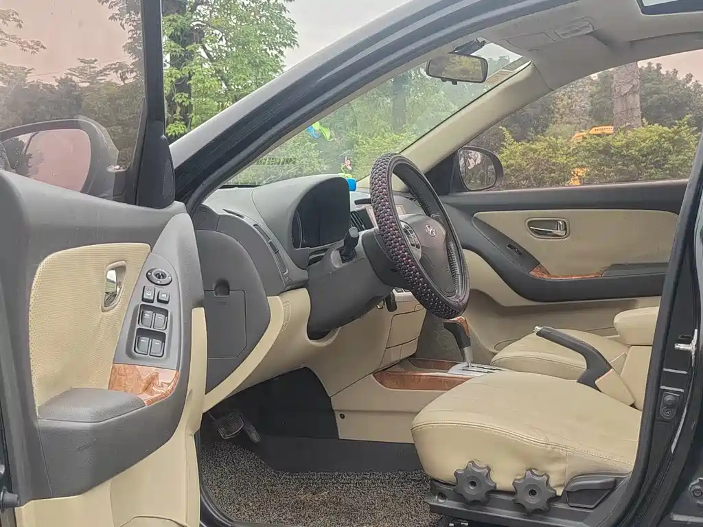 HYUNDAI CELESTA 2010