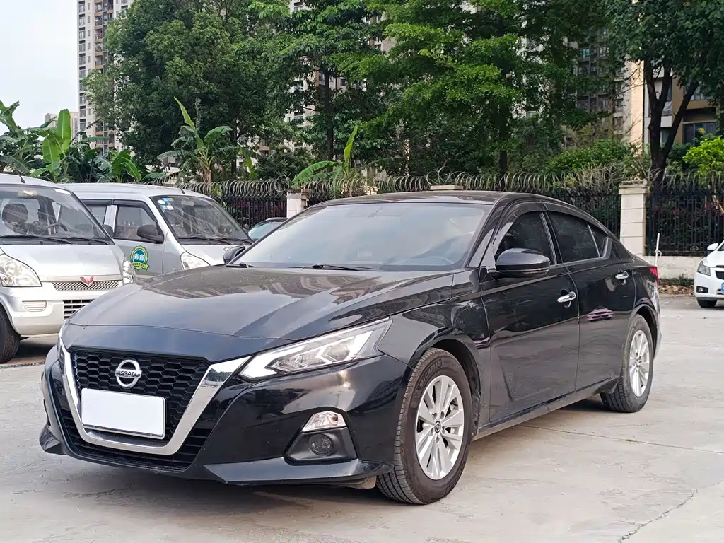 NISSAN TEANA 2020