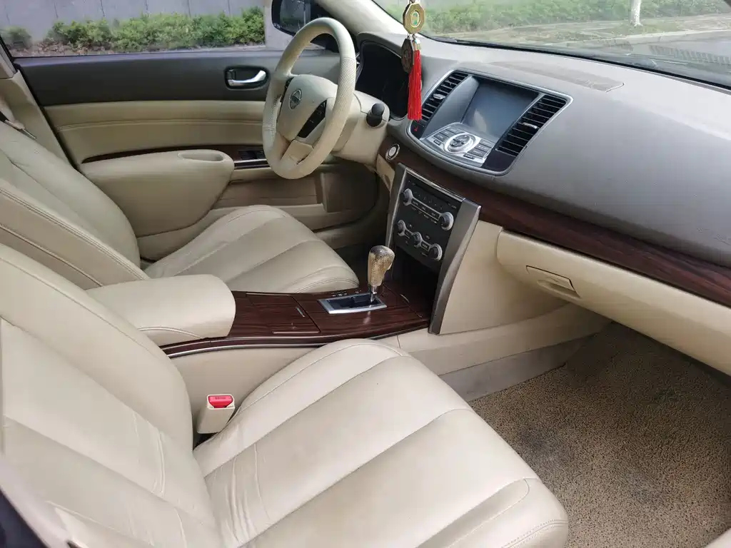 NISSAN TEANA 2010