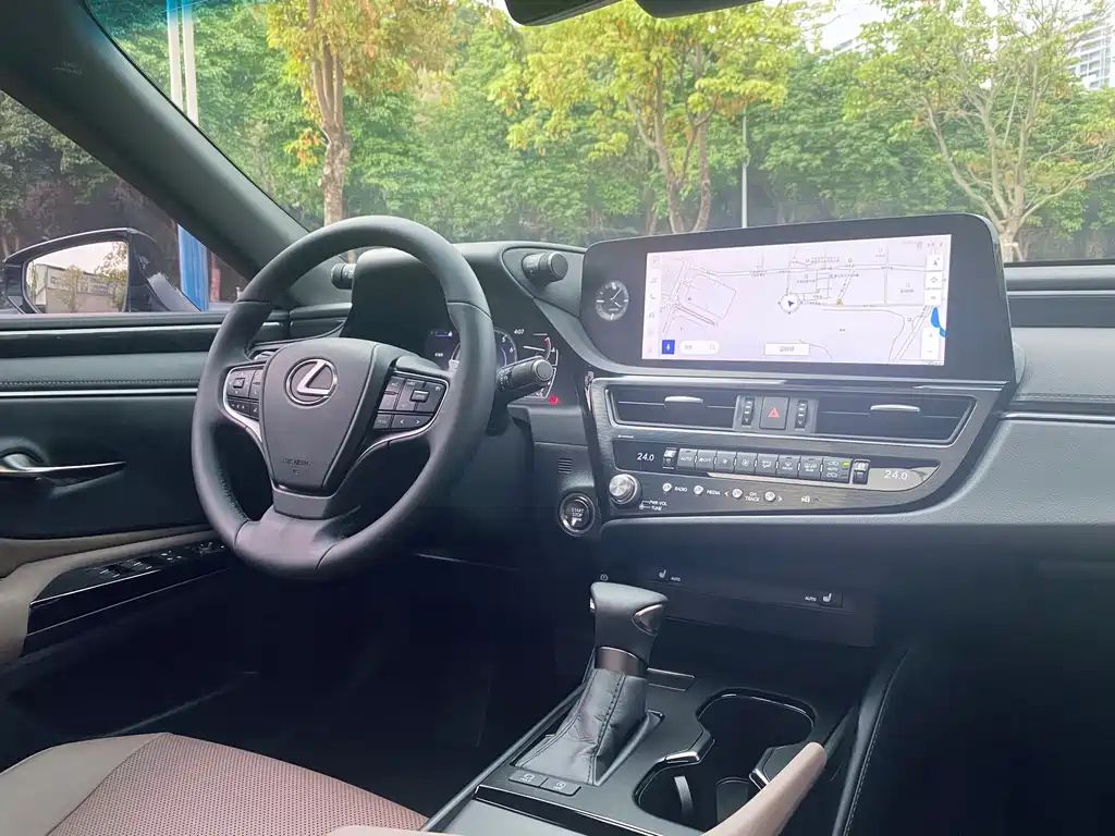 LEXUS ES 2023