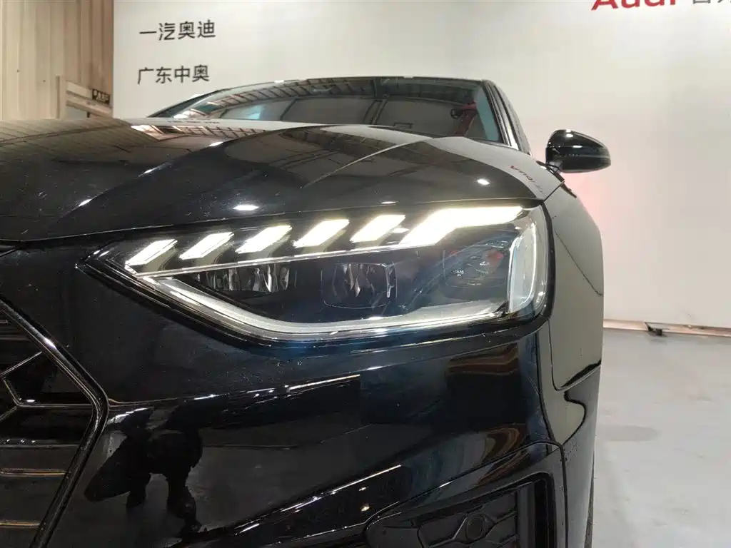 AUDI A4L 2022