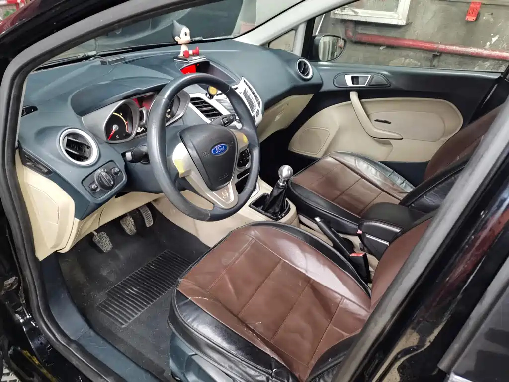 FORD FIESTA 2010