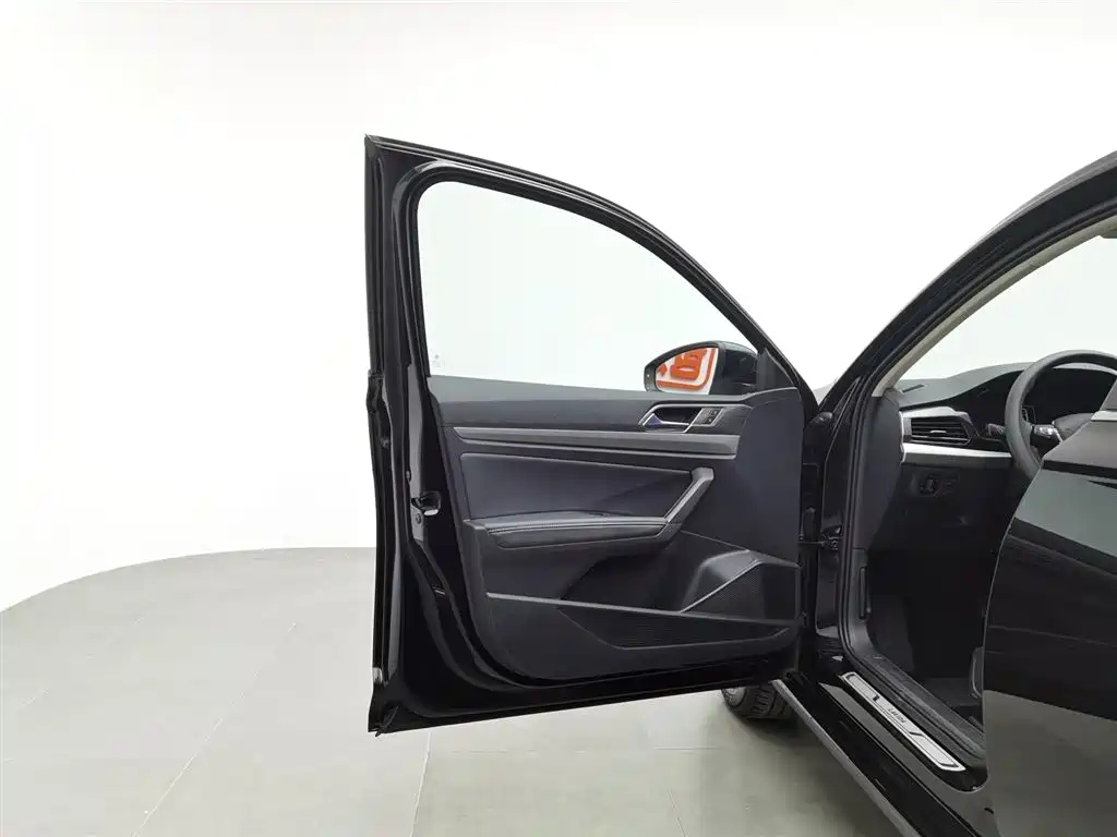 VOLKSWAGEN LAVIDA 2021