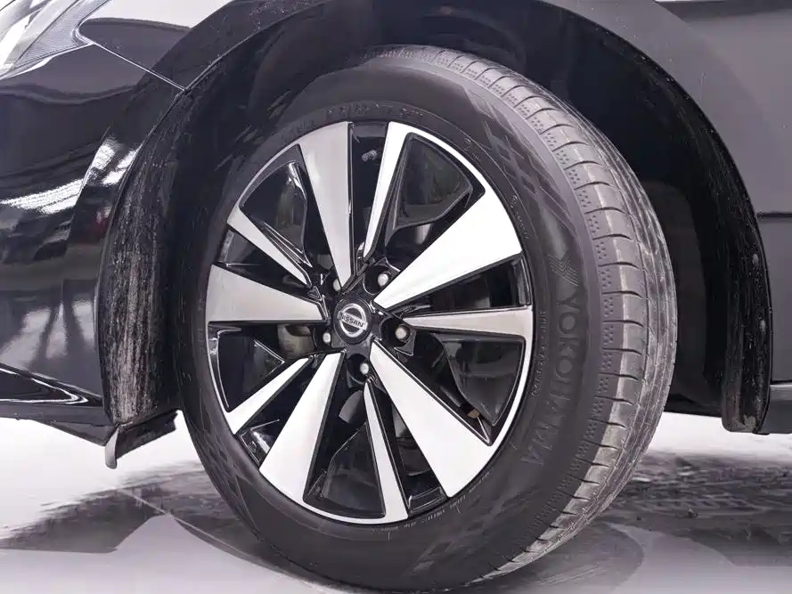 NISSAN TEANA 2020