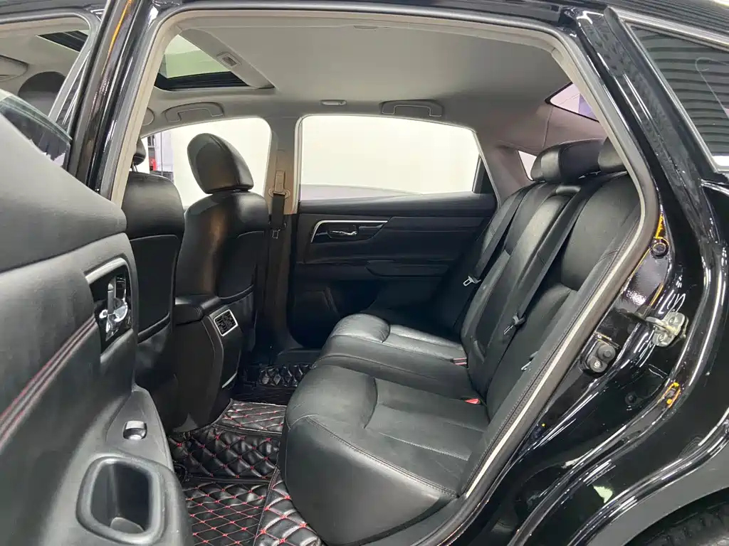 NISSAN TEANA 2017