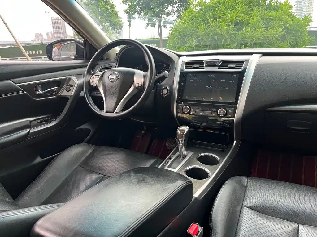 NISSAN TEANA 2015