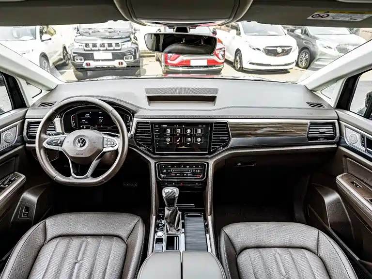 VOLKSWAGEN VILORAN 2022
