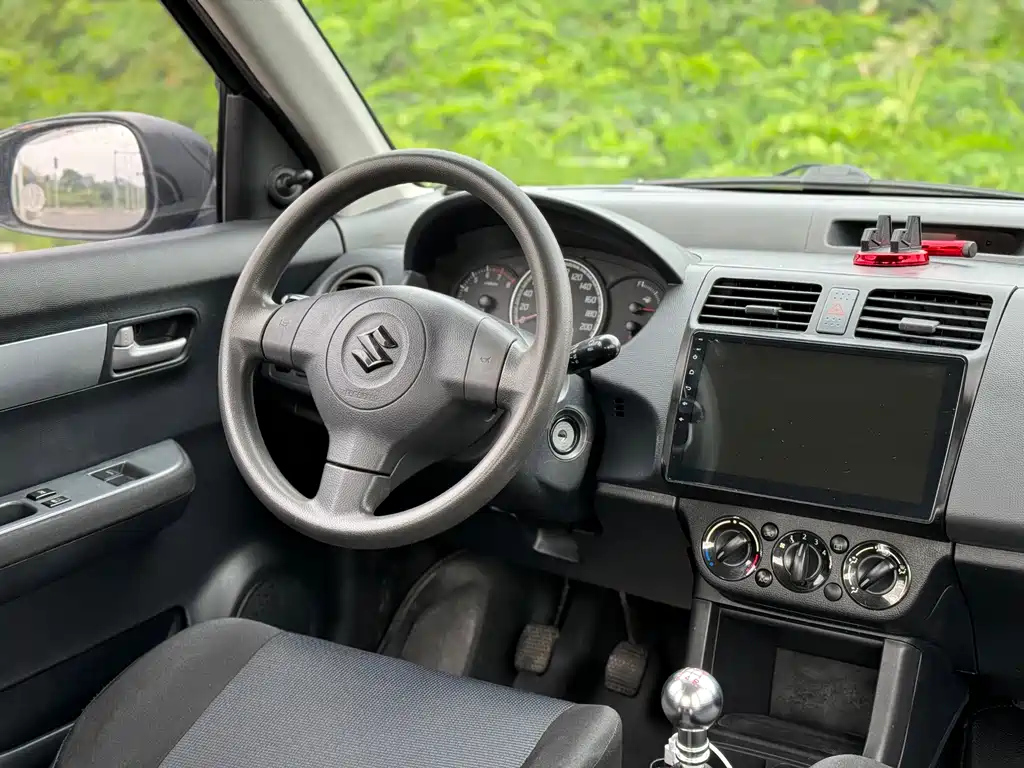 SUZUKI SWIFT 2009