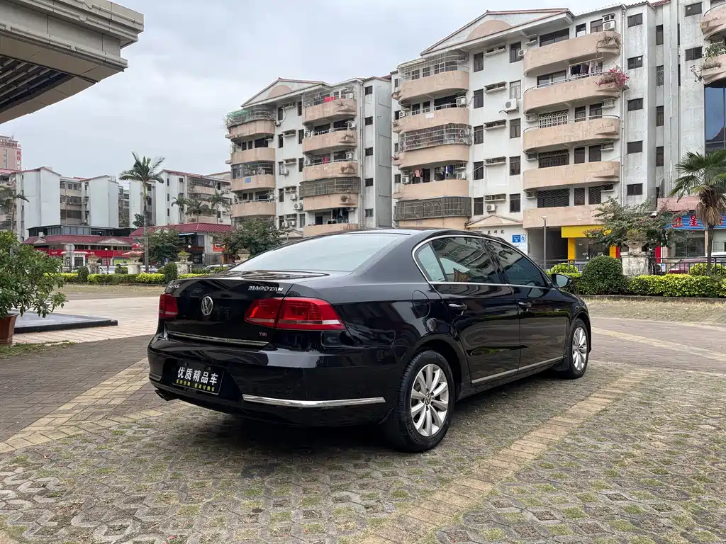 VOLKSWAGEN MAGOTAN 2015