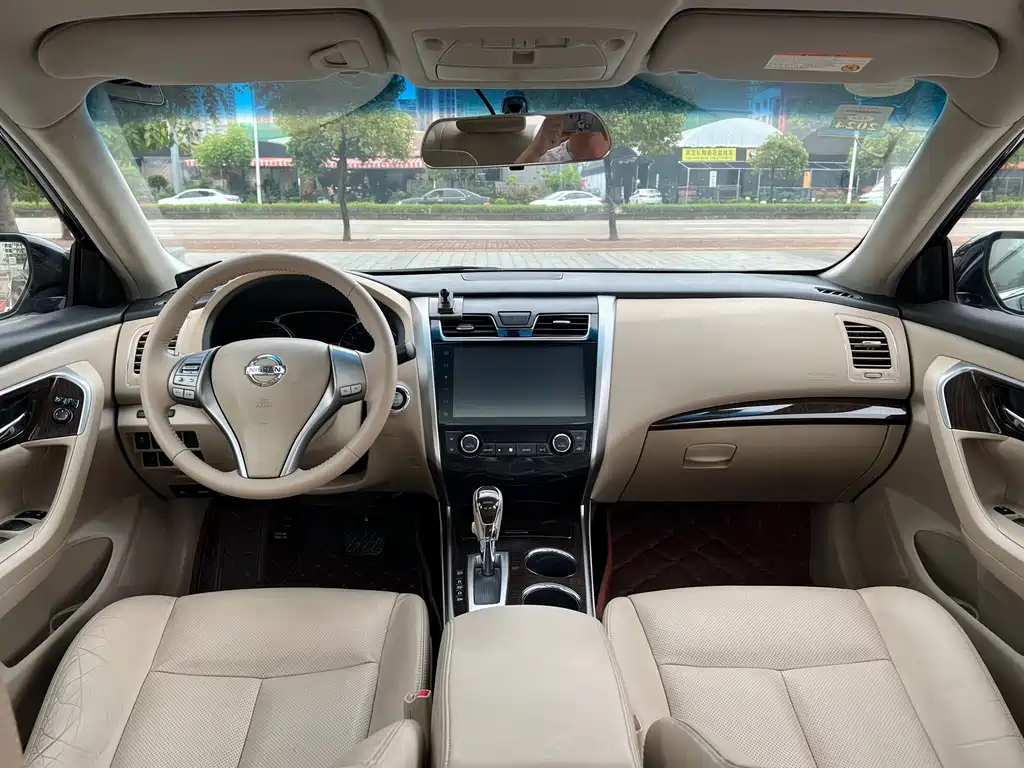 NISSAN TEANA 2016