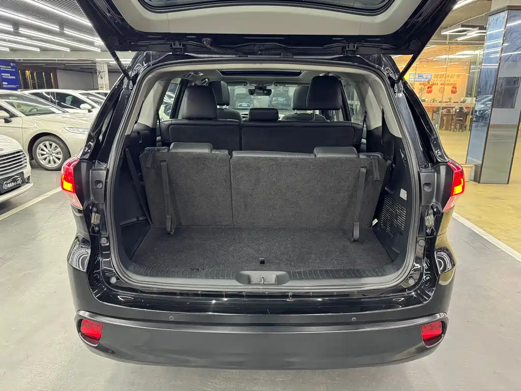 TOYOTA HIGHLANDER 2019