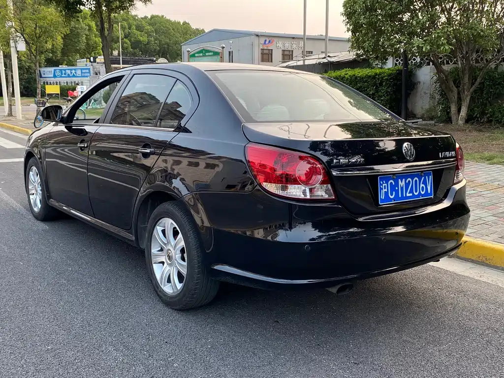 VOLKSWAGEN LAVIDA 2012