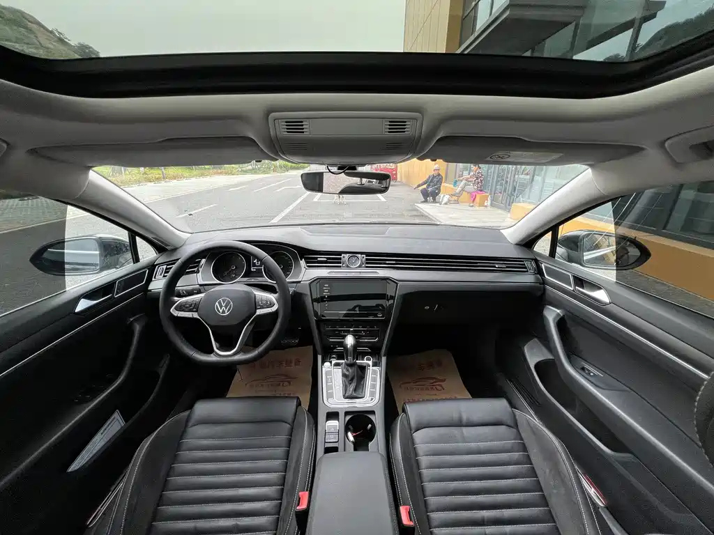 VOLKSWAGEN MAGOTAN 2022