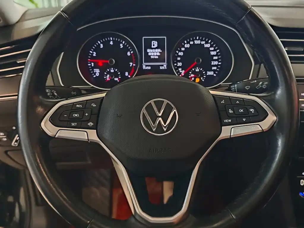 VOLKSWAGEN MAGOTAN 2020