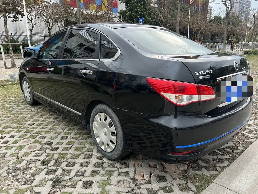 NISSAN SYLPHY 2018