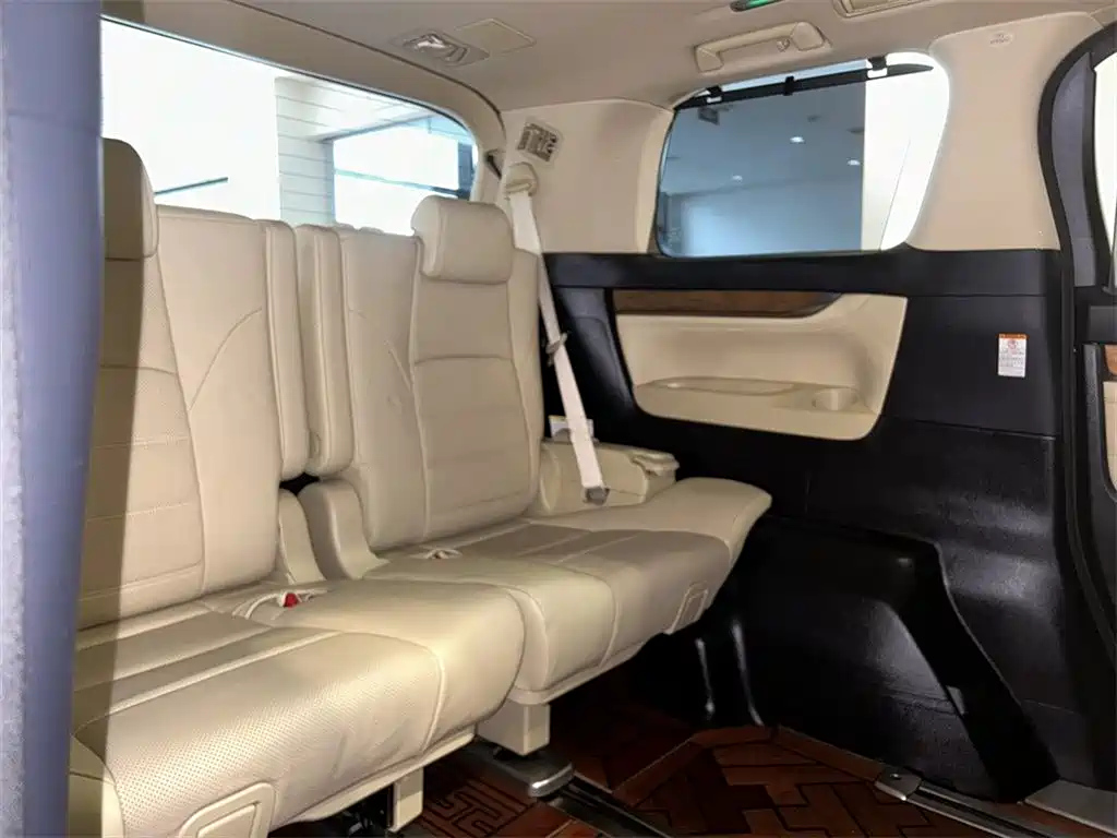 TOYOTA ALPHARD 2018