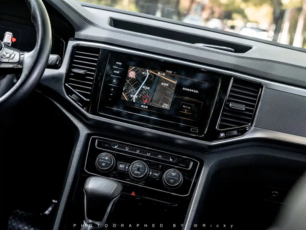 VOLKSWAGEN TOURAN 2020