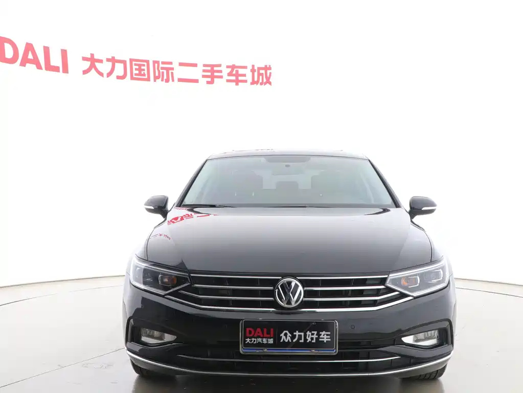 VOLKSWAGEN MAGOTAN 2021