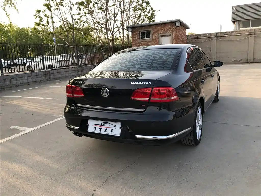 VOLKSWAGEN MAGOTAN 2016