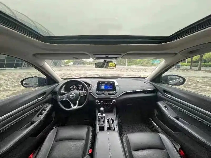 NISSAN TEANA 2020