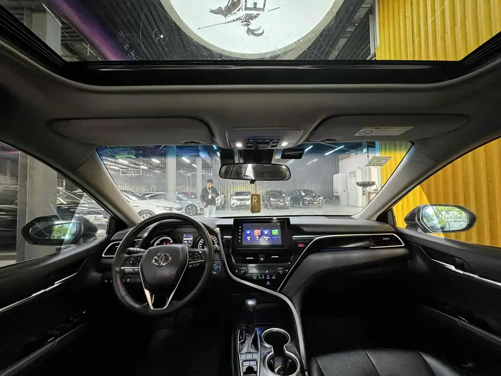 TOYOTA CAMRY 2021