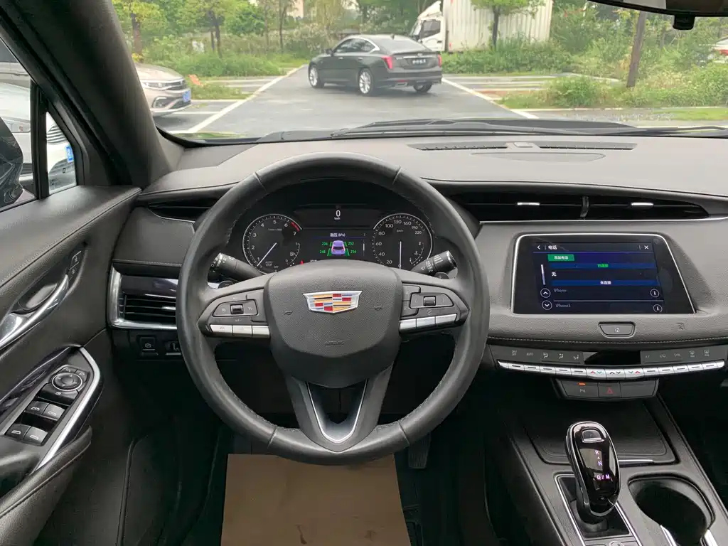CADILLAC XT4 2021