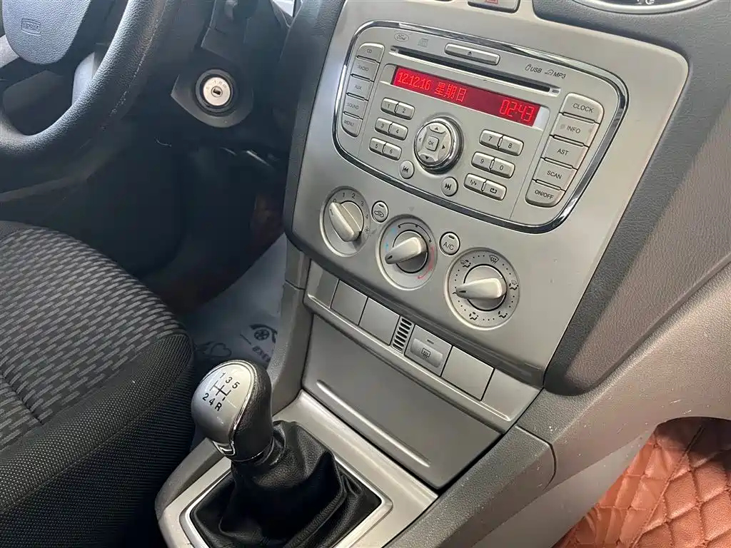 FORD FOCUS 2012