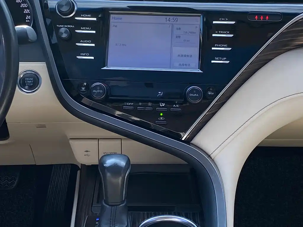 TOYOTA CAMRY 2018