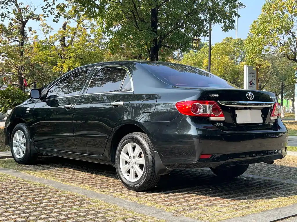 TOYOTA COROLLA 2013