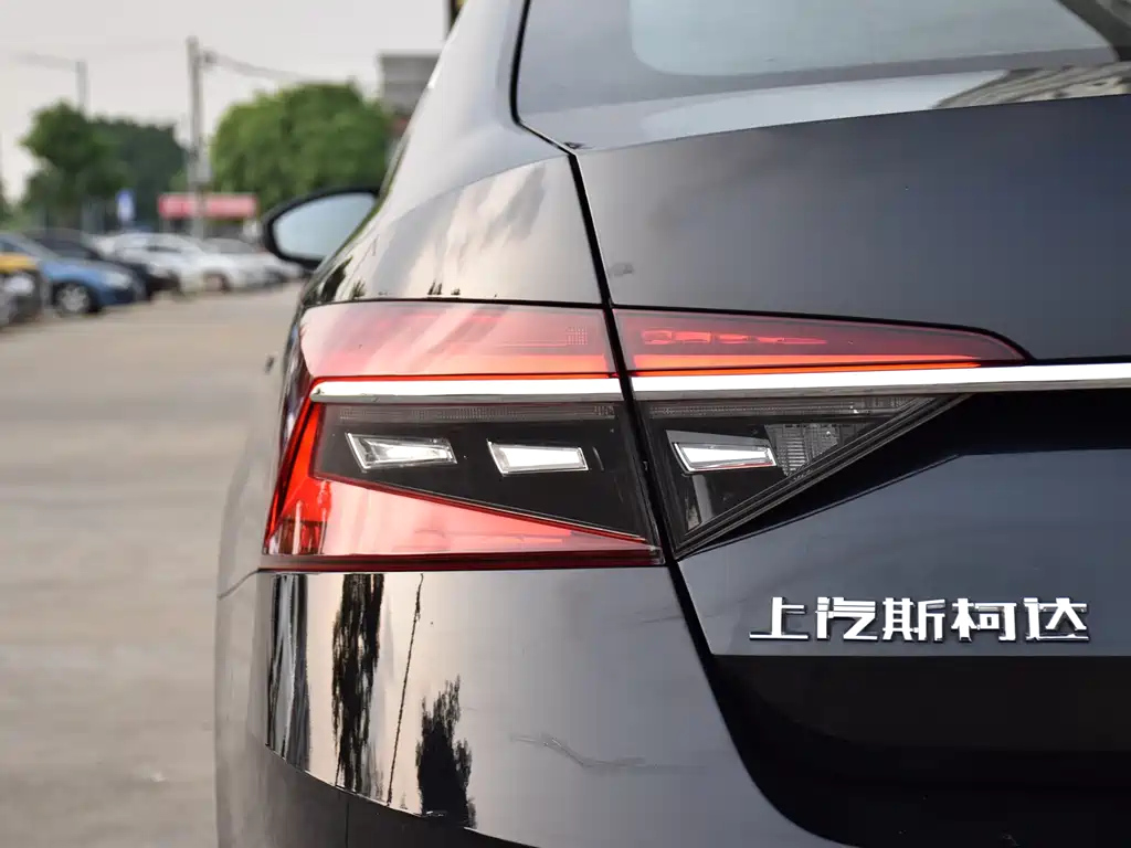 SKODA SUPERB 2020