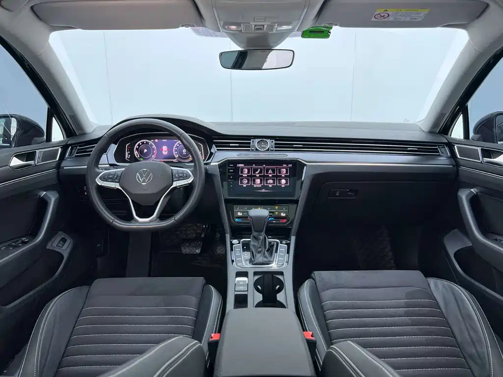 VOLKSWAGEN MAGOTAN 2022