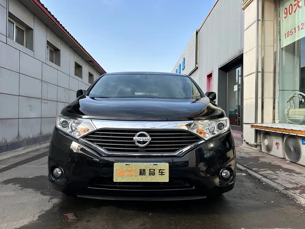 NISSAN QUEST 2018