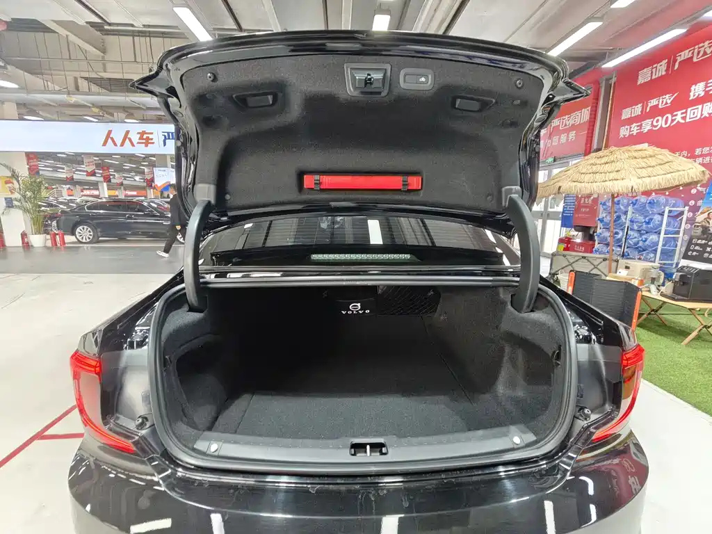 VOLVO S90 2020