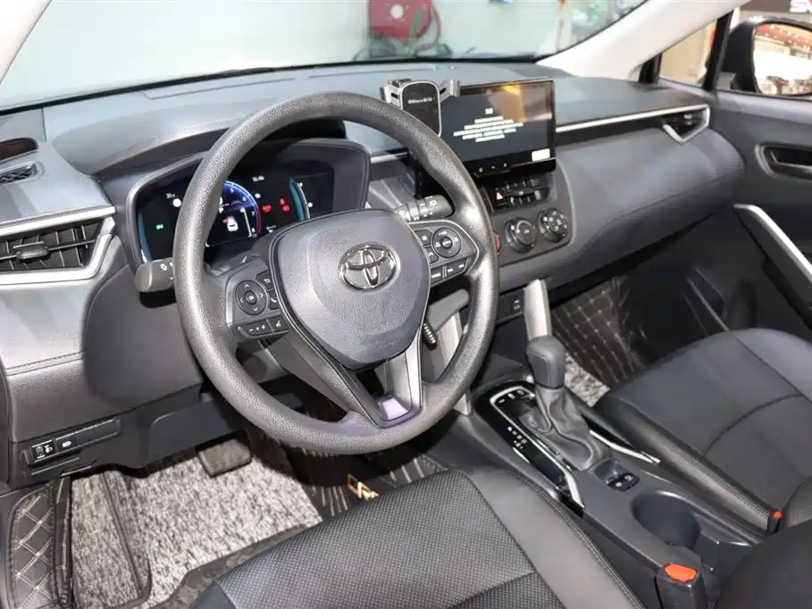 TOYOTA COROLLA CROSS 2023