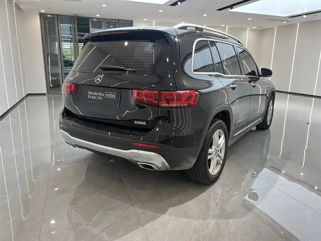 MERCEDES BENZ GLB 2023