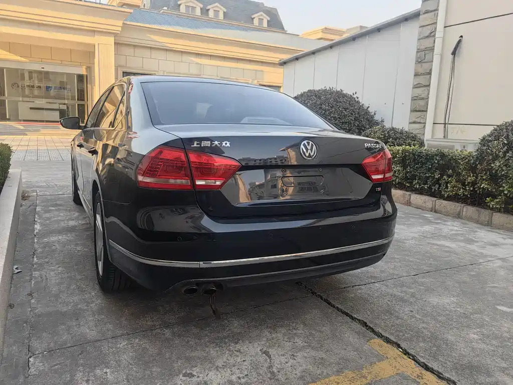 VOLKSWAGEN PASSAT 2013