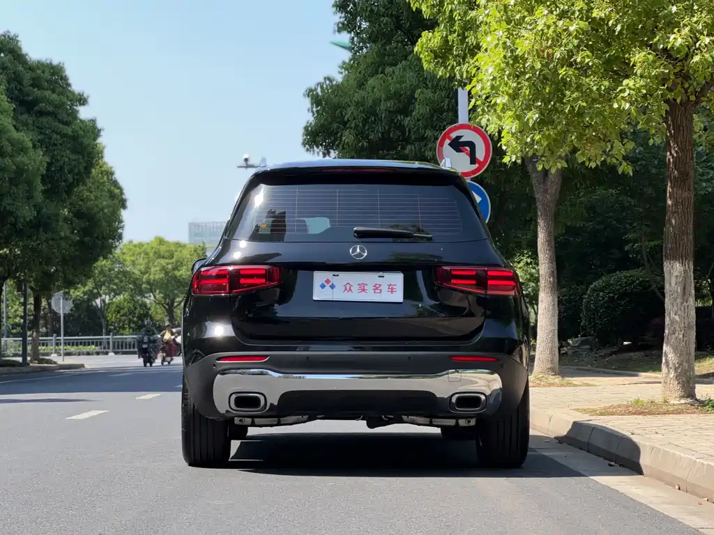 MERCEDES BENZ GLB 2024