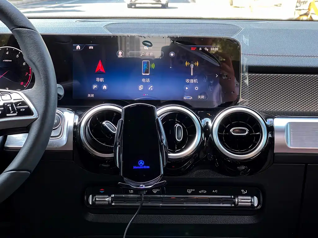 MERCEDES BENZ GLB 2024