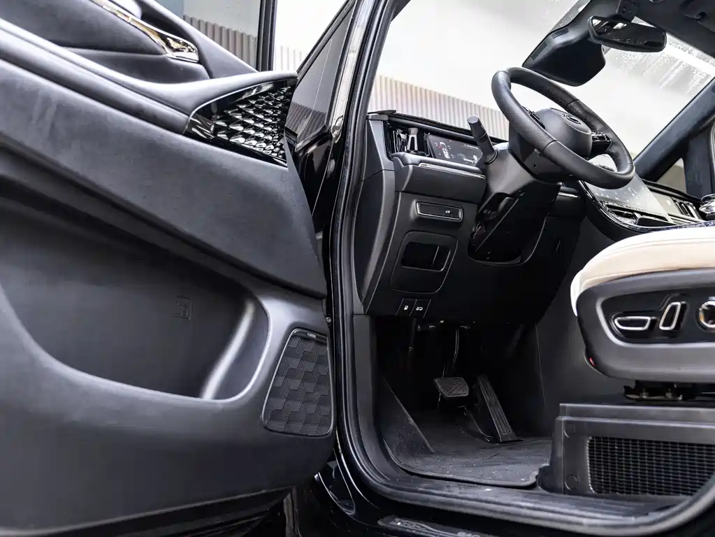 TRUMPCHI M8 2023