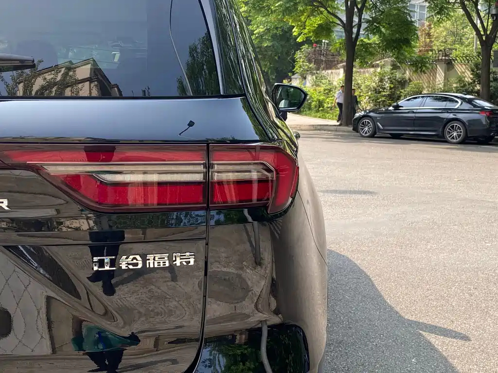FORD EQUATOR 2023