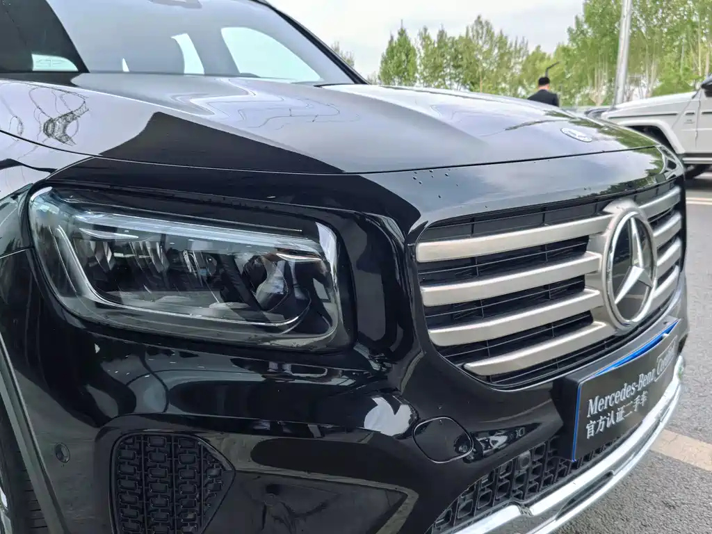 MERCEDES BENZ GLB 2024