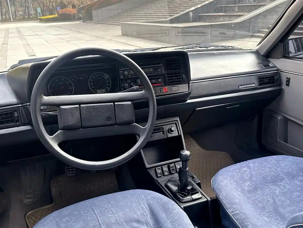 VOLKSWAGEN SANTANA CLASSIC 2010