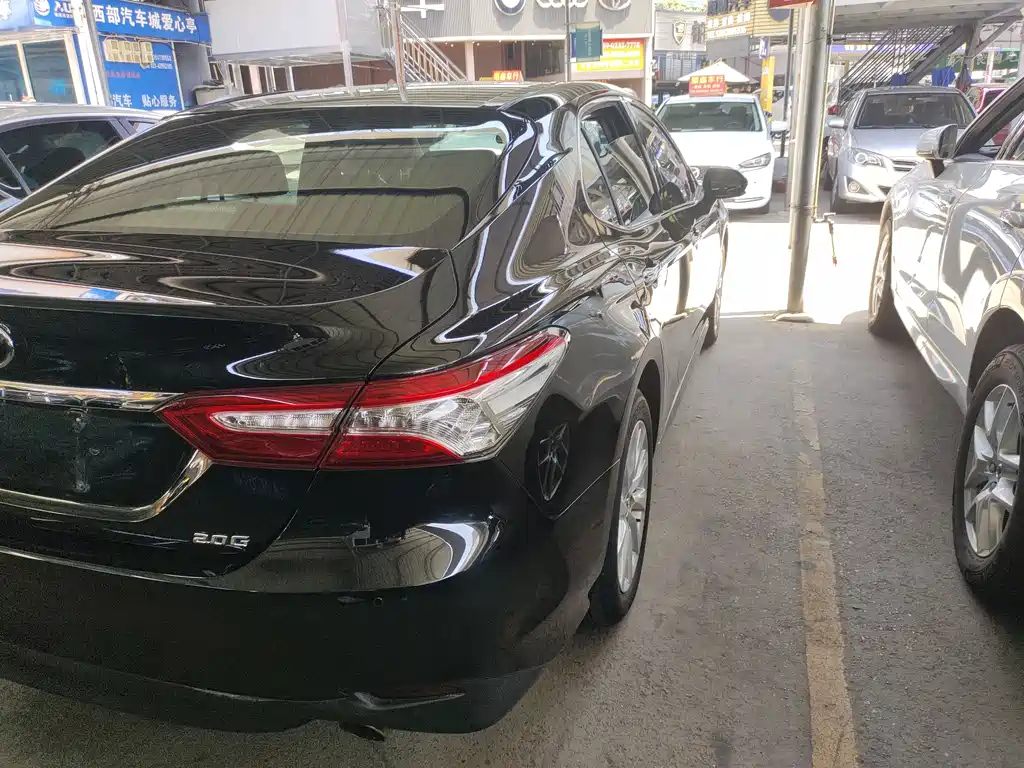 TOYOTA CAMRY 2019