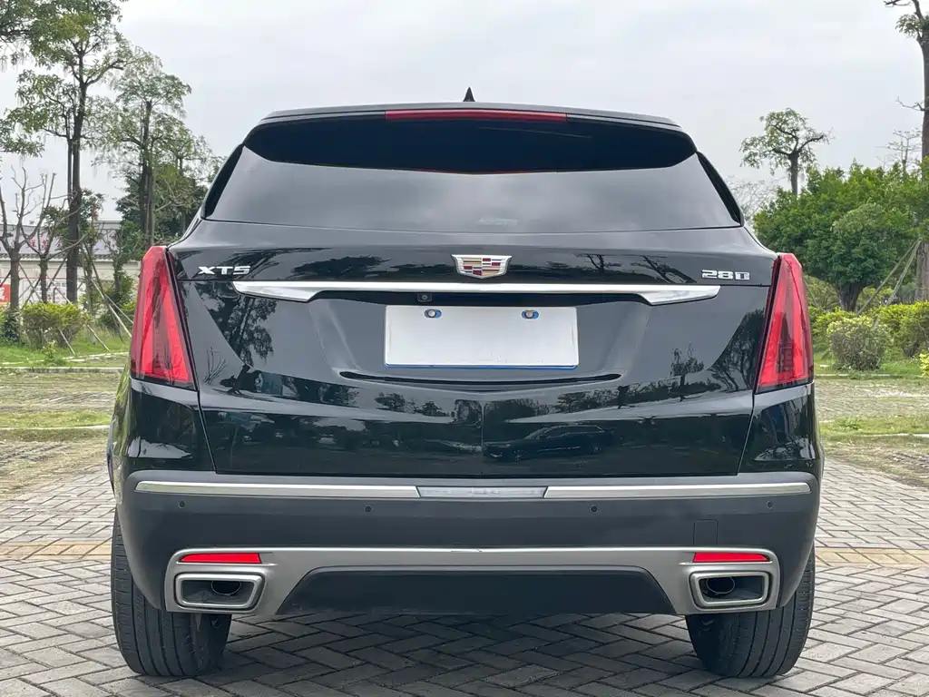 CADILLAC XT5 2021