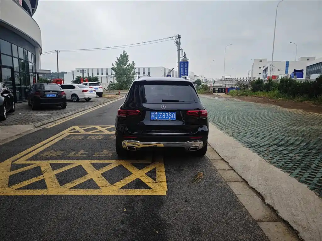 MERCEDES BENZ GLB 2021